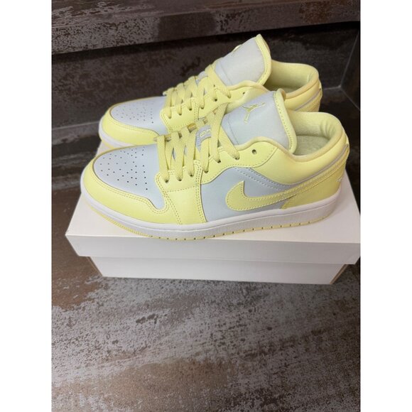 Women's Jordan 1 Low Lemonade Size 8- DC0774-007 - Picture 4 of 9